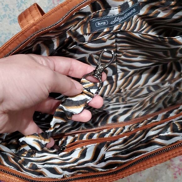 New Lug Skyliner Bag in Copper - Picture 7 of 16